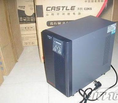 山特1000W UPS 延时1小时的备用电源